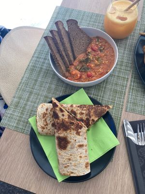 Breakfast offer at Veganissimo in Santorini