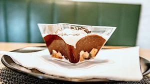 Profiterol at Veganissimo in Santorini