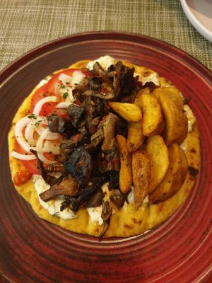 Mushroom souvlaki with tzatziki sauce €8.00 at Veganissimo in Santorini