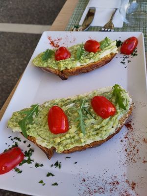 Avocado toast at Veganissimo in Santorini