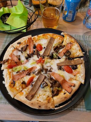 Pizza Special + Vegan Feta at Veganissimo in Santorini