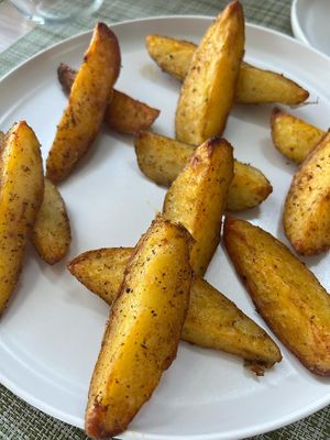 Oven potatoes  at Veganissimo in Santorini
