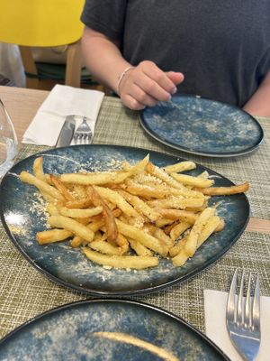 cheesy chips  at Veganissimo in Santorini