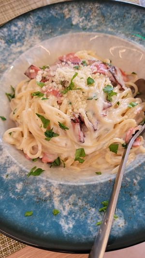 Carbonara at Veganissimo in Santorini