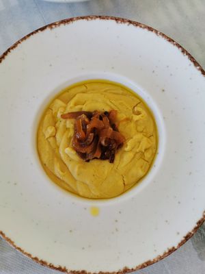 Fava at Veganissimo in Santorini