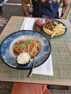  at Veganissimo in Santorini