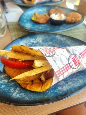 Beyond chicken sovlaki 10/10 👌😍 at Veganissimo in Santorini