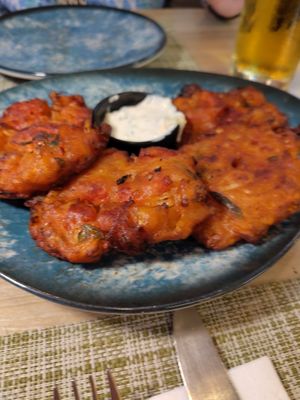 Tomato fritters and vegan tatziki at Veganissimo in Santorini