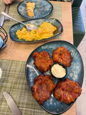 tomato fritters and fava beans at Veganissimo in Santorini
