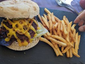 Beyond con patatas at La Vida Bonita Beach Club in Santa Pola