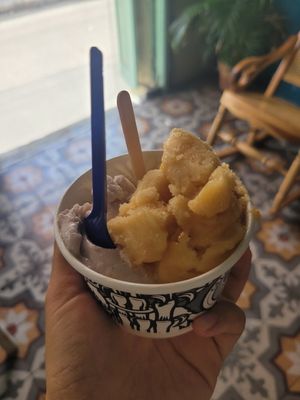 cereza y banano at Gelateria Ceiba in Cartagena