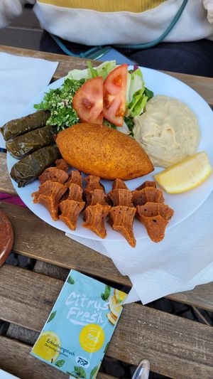 Veganer Teller at Berlin Cigköfte Friedenau in Berlin