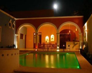 hotel boutique merida santiago by night at Merida Santiago Hotel Boutique in Merida