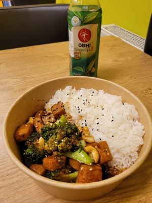 Had green tea with the meal. A bit too sweet. at Mr. Bowl in Oslo