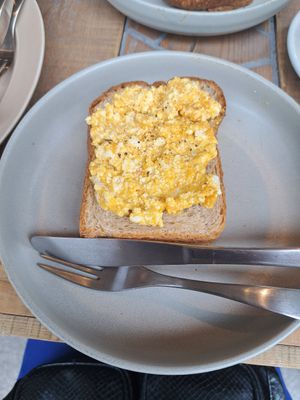 Egg toast at COYOTE in Kyoto