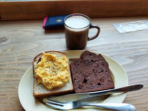 Breakfast at COYOTE in Kyoto