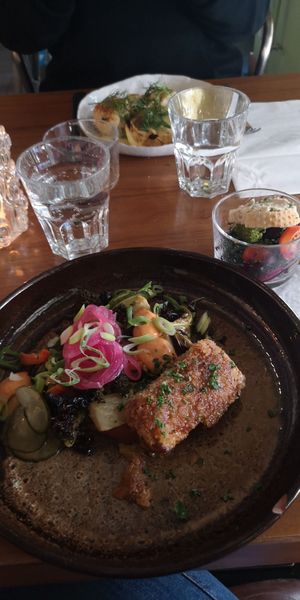 Lunch of crispy fried tofu with sriracha mayo and baked suede at Gro in Oerebro