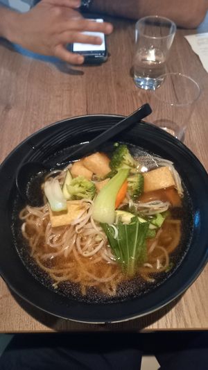 Vegan options with tofu and vegetables at Sunt og Nam in Oslo