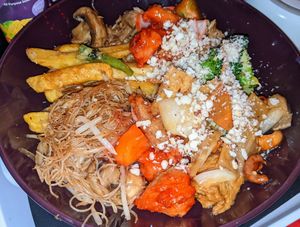 A selection of vegan food including garlic broccoli at Wawin Vegan Chinese in Sheffield