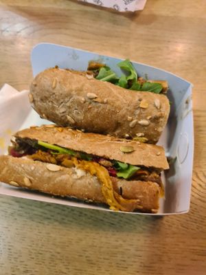Pulled Paddo Shoarma Sandwiches at AMS - Stach in Schiphol