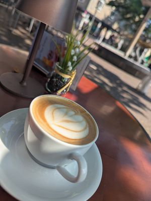 Toller Cappuccino mit Oatly! at Coffee Fellows in Enschede