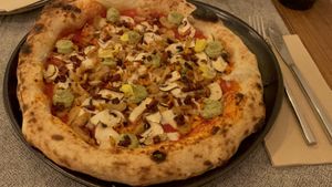 Pizza  at Pizzeria Km0 in Valencia