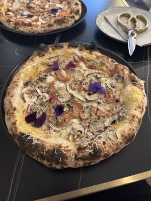 Vilafames pizza vegan so good - get the pizza smoked!!!!!  at Pizzeria Km0 in Valencia