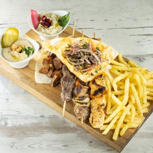 Mixed Grillteller

Lammspiesse, Kaftaspiesse und marinierte Pouletspiesse at Allresto Beirut in Bern