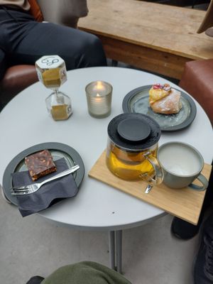  at Kardemomme Kaffibar in Forde