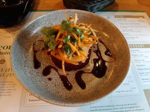 Bietentartaar met sinaasappel at George Dining in Leusden