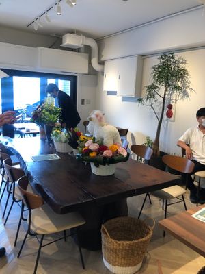 We can eat in here at MERCY Vegan Factory in Osaka