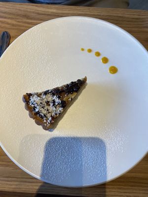 Banana caramel tart  at MERCY Vegan Factory in Osaka