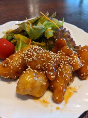Fried cauliflower at MERCY Vegan Factory in Osaka