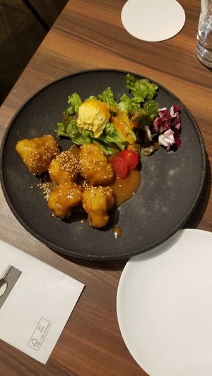 Fried cauliflower at MERCY Vegan Factory in Osaka