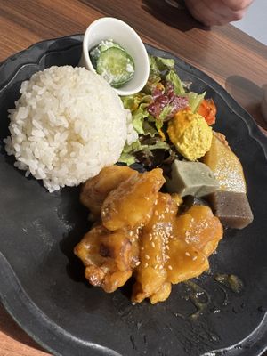 Sweet and sour karaade cauliflower set  at MERCY Vegan Factory in Osaka
