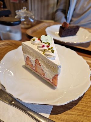 Strawberry cake at MERCY Vegan Factory in Osaka