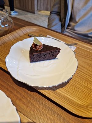 Chocolate cake at MERCY Vegan Factory in Osaka