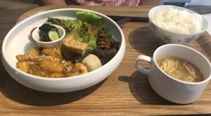 Deep fried cauliflower with sweet and sour sauce set meal  at MERCY Vegan Factory in Osaka