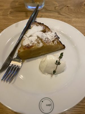 Apple pie   at nagi in Nagoya