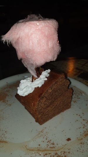CARROT CAKE con nube de caramelo! (Si has pedido poco y te has quedado con hambre este es el postre jajaja) at MMVF in Alcorcon