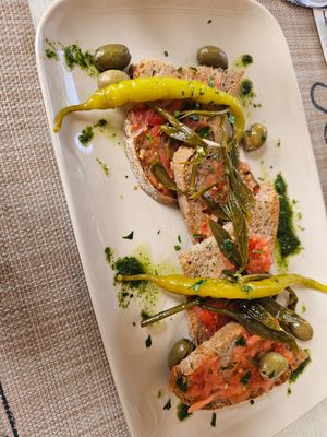 Garlic Bread - veganized at Alma 22 in Mallorca