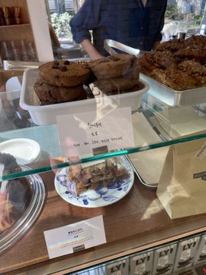 More cakes  at Dripper Baker in Daegu