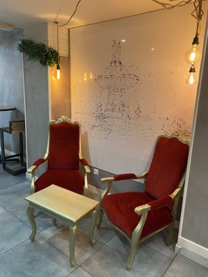 Le coin attente des commandes   at Dopo Aix in Aix-en-provence