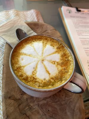 Turmeric latte with cashewmilk: allright (I think it should be better with some sugar)  at Earth Cafe - Maybe closed in Enschede
