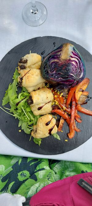 Röllchen mit Grillgemüse und Rotkohl at Konoba Giardin in Novigrad