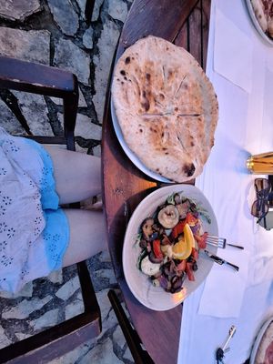 Pizza bread and grilled vegetables at Konoba Giardin in Novigrad