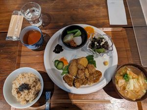 Menú con té at Nezu no ya in Tokyo