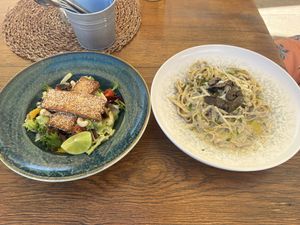 Salad with tofu and vegan truffle pasta at Spizza in Hvar