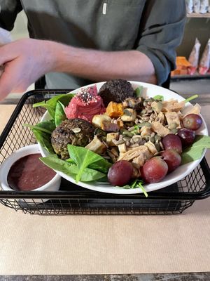 Vegan protein super bowl   at Magasand Retiro in Madrid