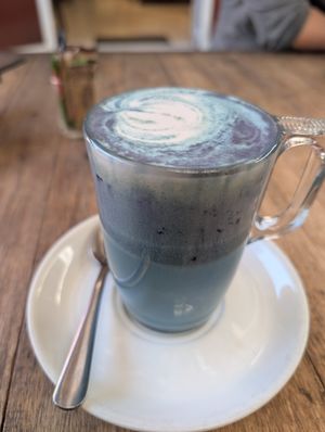 Blue latte with plant-based milk at Nigiro Teacafe in Cape Town